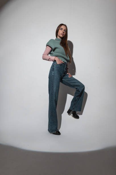 Jean bootcut femme : élégance intemporelle pour toutes les silhouettes